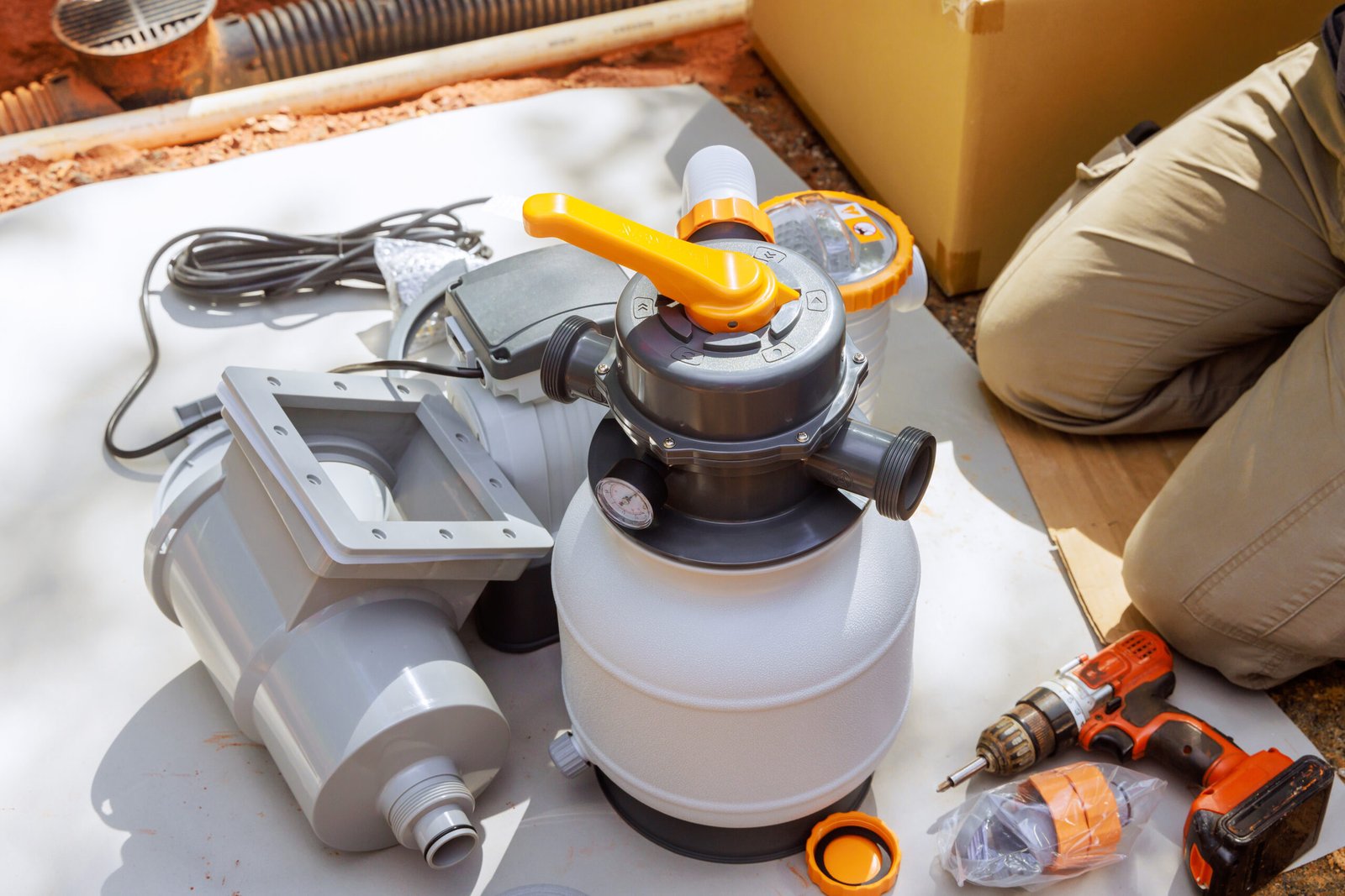 Installing a sand filter system tank, equipment for swimming pool cleaning